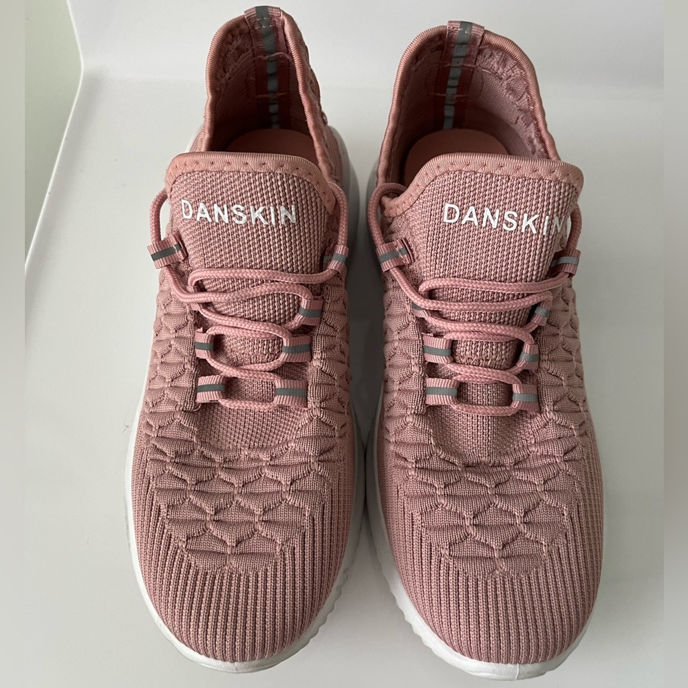 Danskin Ladies Stunt Sneakers Size 9 pink
